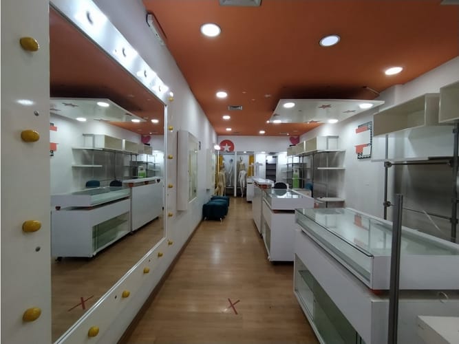 Local en venta en La Candelaria, Medellín, 49 m² · foto 7 de 22