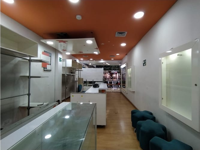Local en venta en La Candelaria, Medellín, 49 m² · foto 12 de 22