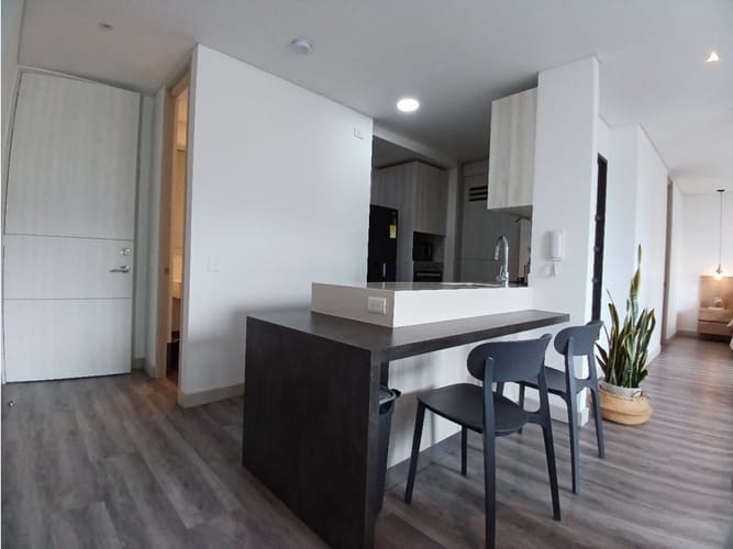 Apartamento en venta en El Poblado, Medellín · foto 4 de 24