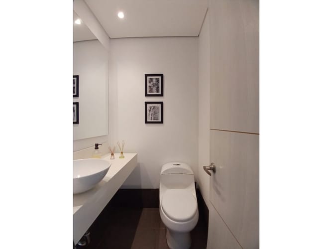 Apartamento en venta en El Poblado, Medellín · foto 6 de 24