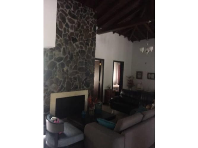 Casa de 4 alcobas en venta en La Tablaza, La Estrella, 380 m² · foto 8 de 17