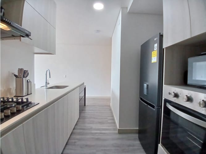 Apartamento en venta en El Poblado, Medellín · foto 9 de 24