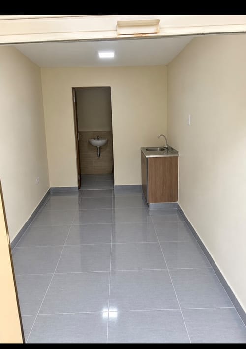 Local en arriendo en Belén Rincón, Medellín, 15 m² · foto 2 de 2