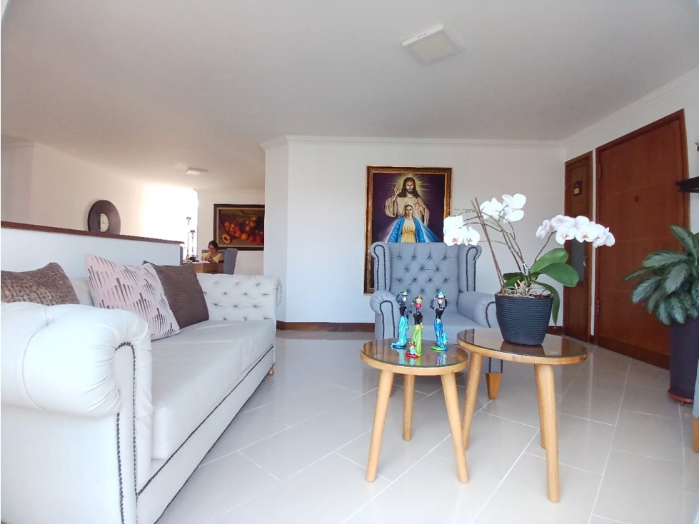 Apartamento de 5 alcobas en venta en Laureles, Medellín, 140 m² · foto 2 de 24
