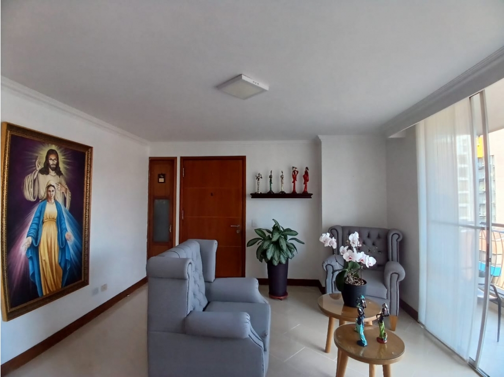 Apartamento de 5 alcobas en venta en Laureles, Medellín, 140 m² · foto 3 de 24