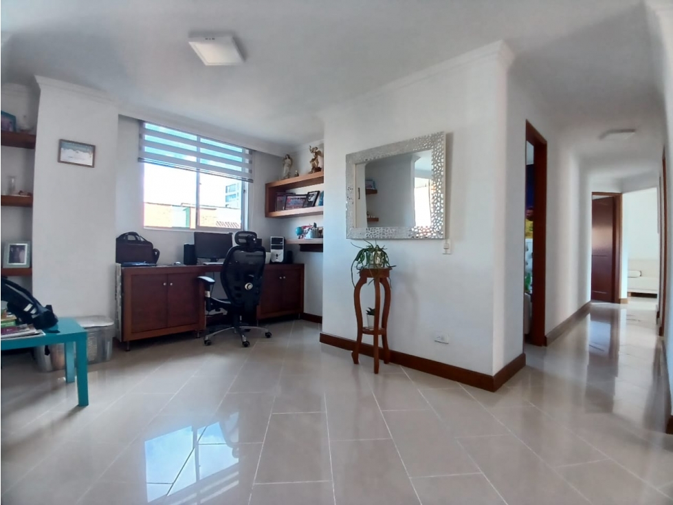 Apartamento de 5 alcobas en venta en Laureles, Medellín, 140 m² · foto 7 de 24