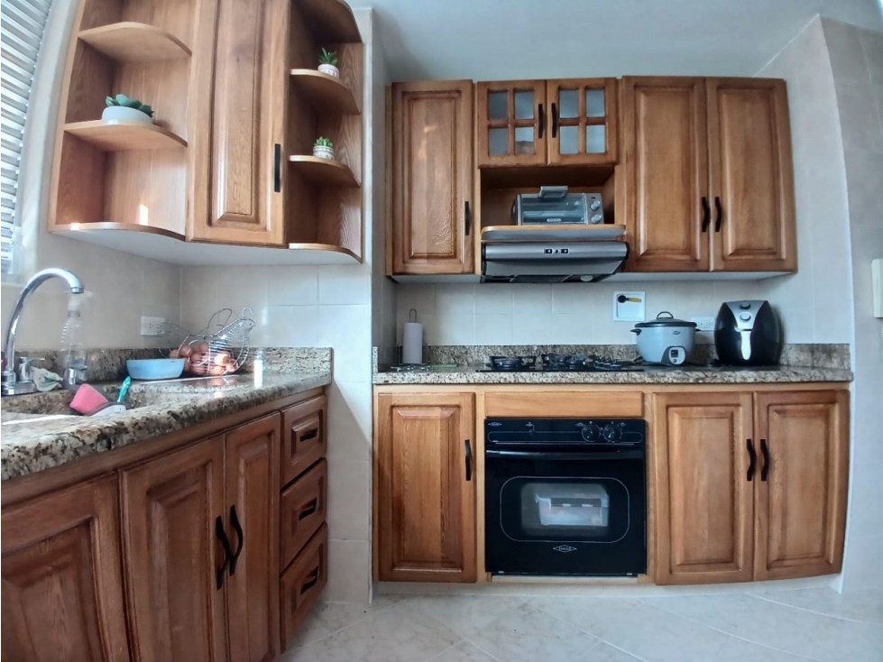 Apartamento de 5 alcobas en venta en Laureles, Medellín, 140 m² · foto 10 de 24