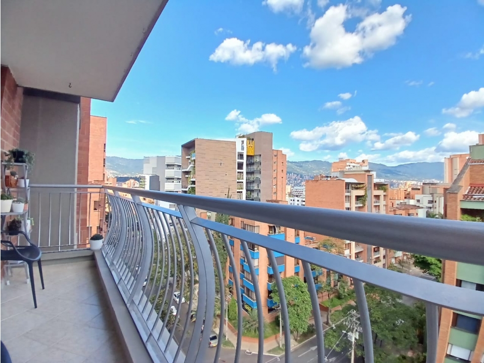 Apartamento de 5 alcobas en venta en Laureles, Medellín, 140 m² · foto 15 de 24