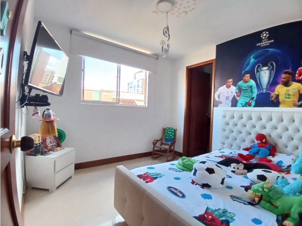 Apartamento de 5 alcobas en venta en Laureles, Medellín, 140 m² · foto 16 de 24