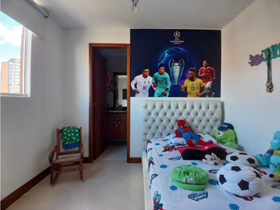 Apartamento de 5 alcobas en venta en Laureles, Medellín, 140 m² · foto 17 de 24