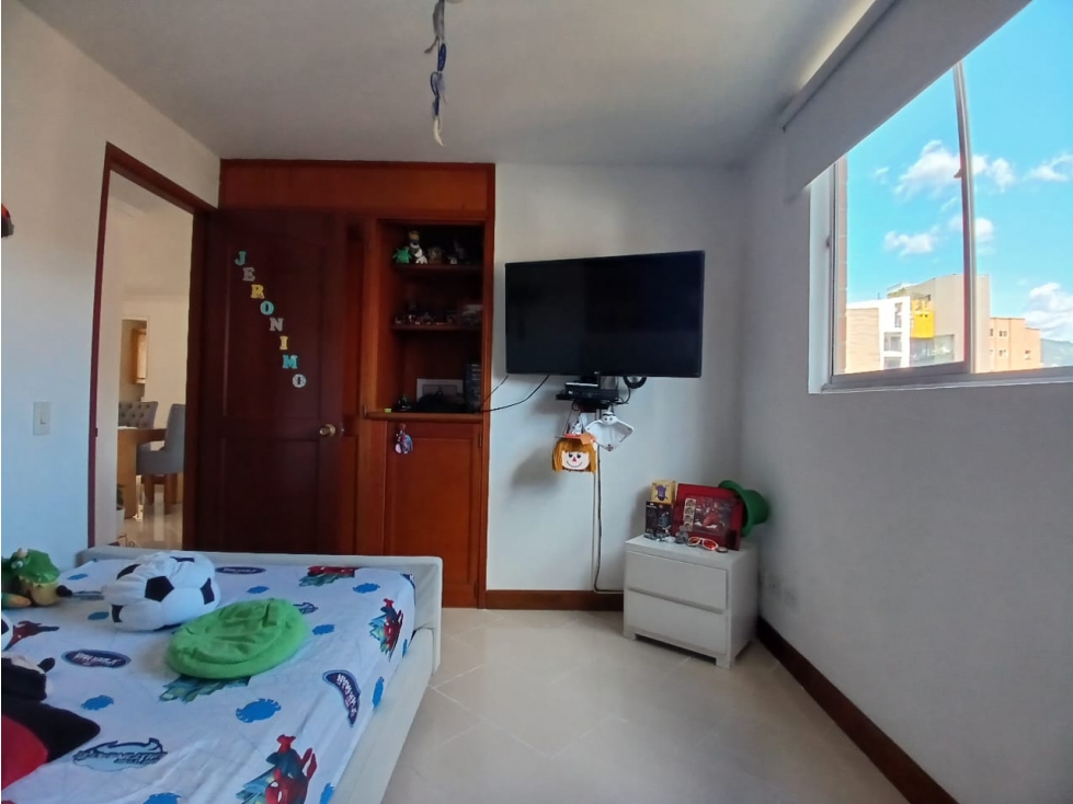 Apartamento de 5 alcobas en venta en Laureles, Medellín, 140 m² · foto 18 de 24