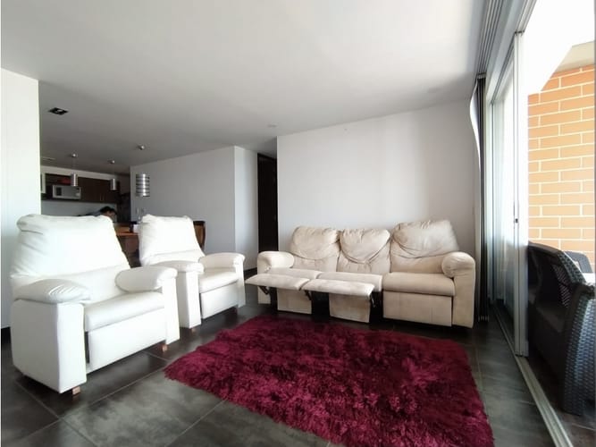 Apartamento de 3 alcobas en venta en San Jose, Sabaneta, 96 m² · foto 2 de 24