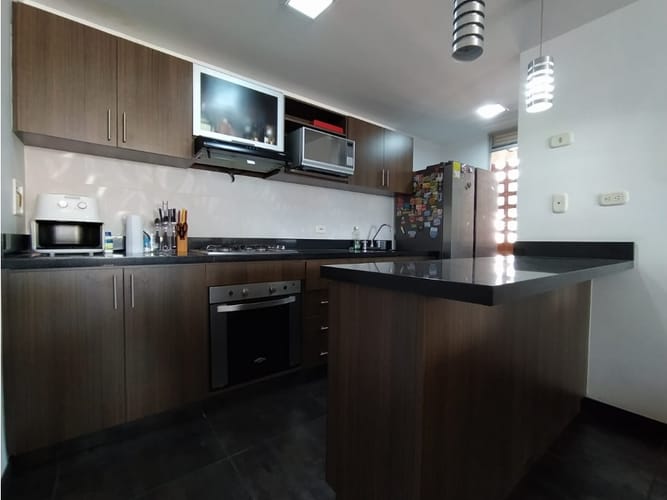Apartamento de 3 alcobas en venta en San Jose, Sabaneta, 96 m² · foto 12 de 24
