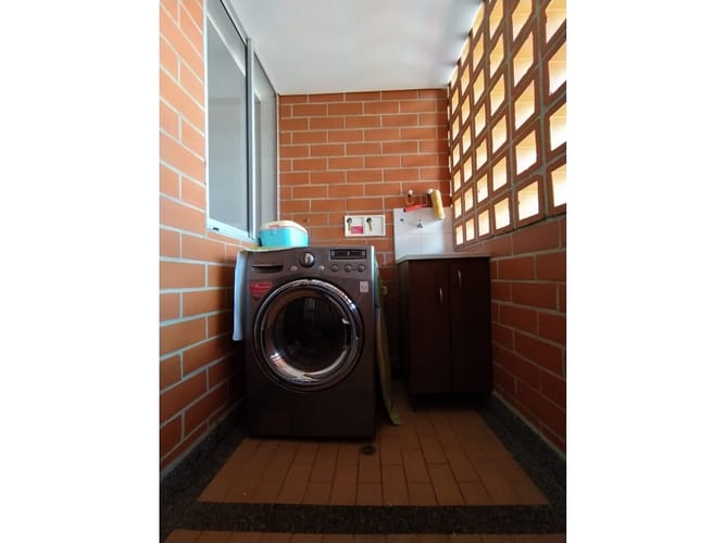 Apartamento de 3 alcobas en venta en San Jose, Sabaneta, 96 m² · foto 16 de 24