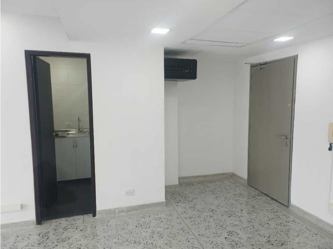 Oficina en arriendo en Los Balsos, Medellín, 43 m² · foto 12 de 13