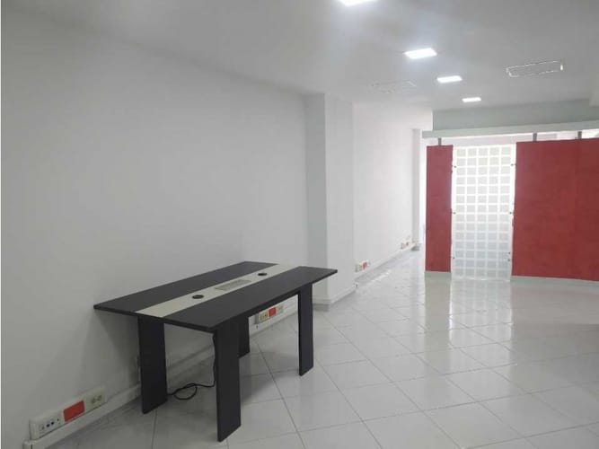 Oficina en arriendo en Los Balsos, Medellín, 60 m² · foto 2 de 13