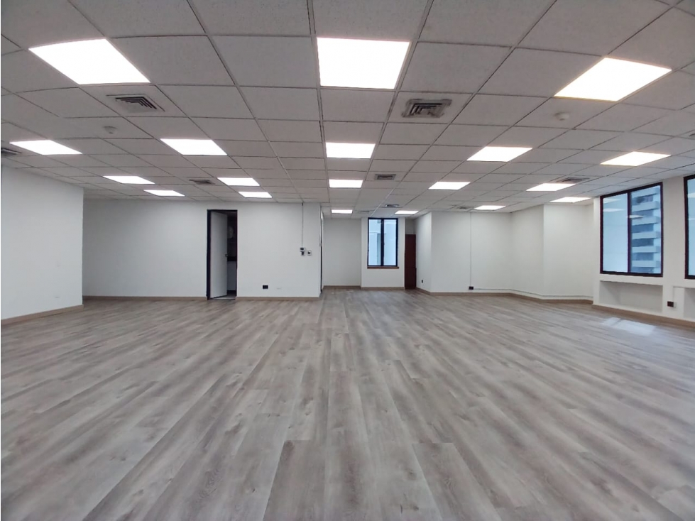 Oficina en arriendo en Patio Bonito, Medellín, 125 m² · foto 2 de 9