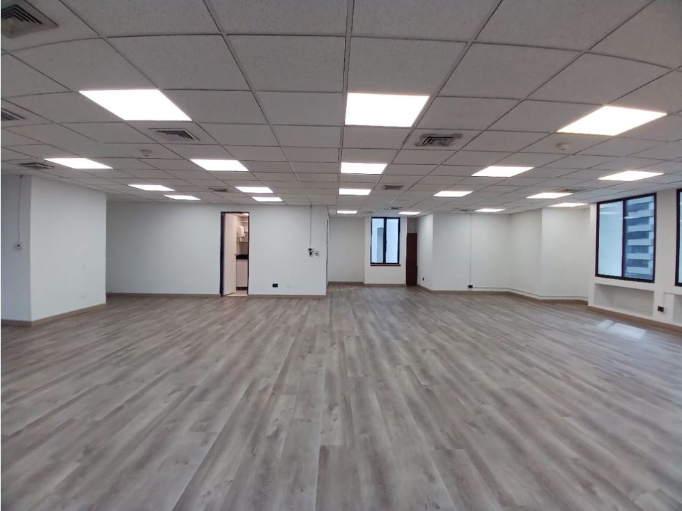 Oficina en arriendo en Patio Bonito, Medellín, 125 m² · foto 5 de 9