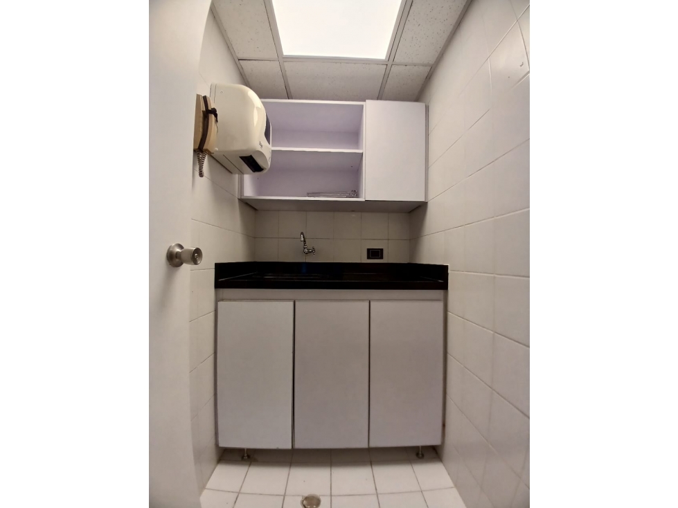 Oficina en arriendo en Patio Bonito, Medellín, 125 m² · foto 6 de 9