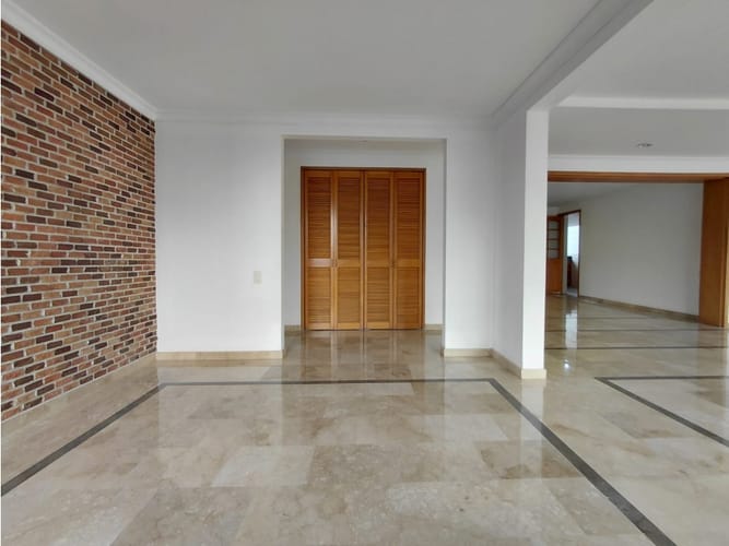 Apartamento de 4 alcobas en arriendo en El Poblado, Medellín, 222 m² · foto 5 de 24