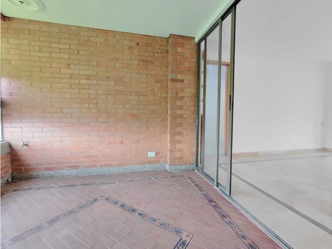 Apartamento de 4 alcobas en arriendo en El Poblado, Medellín, 222 m² · foto 7 de 24