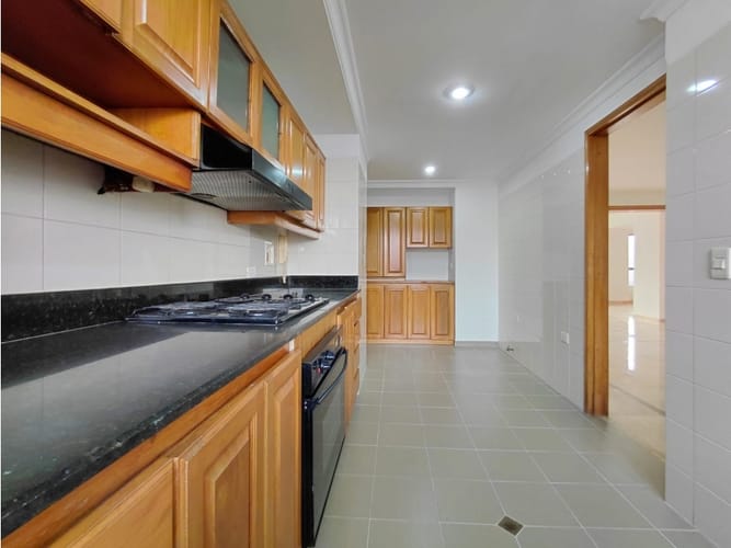 Apartamento de 4 alcobas en arriendo en El Poblado, Medellín, 222 m² · foto 10 de 24