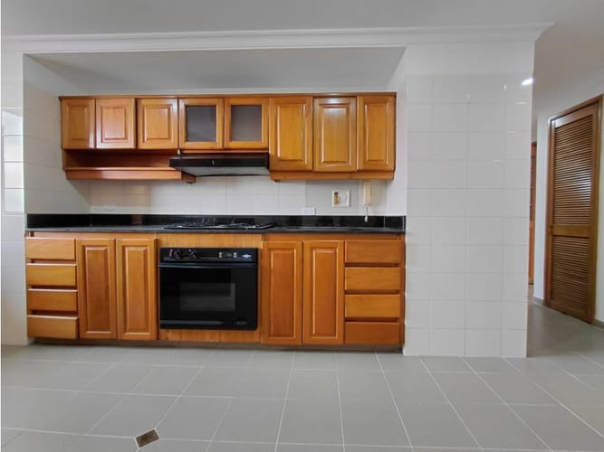 Apartamento de 4 alcobas en arriendo en El Poblado, Medellín, 222 m² · foto 12 de 24