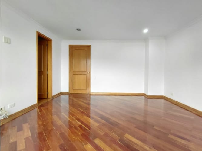 Apartamento de 4 alcobas en arriendo en El Poblado, Medellín, 222 m² · foto 18 de 24