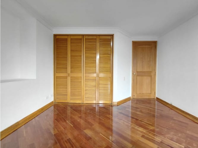 Apartamento de 4 alcobas en arriendo en El Poblado, Medellín, 222 m² · foto 23 de 24