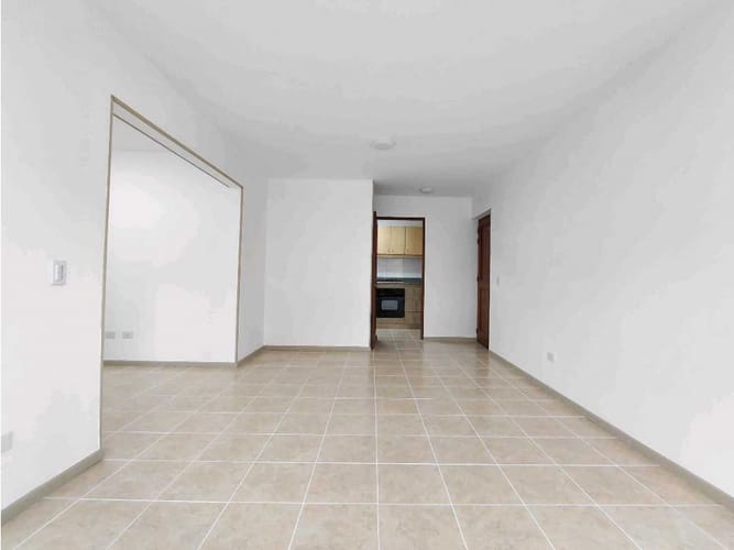 Apartamento de 3 alcobas en arriendo en Oviedo, Medellín, 100 m² · foto 3 de 24