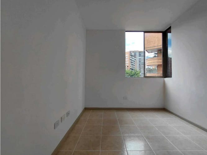 Apartamento de 3 alcobas en arriendo en Oviedo, Medellín, 100 m² · foto 10 de 24