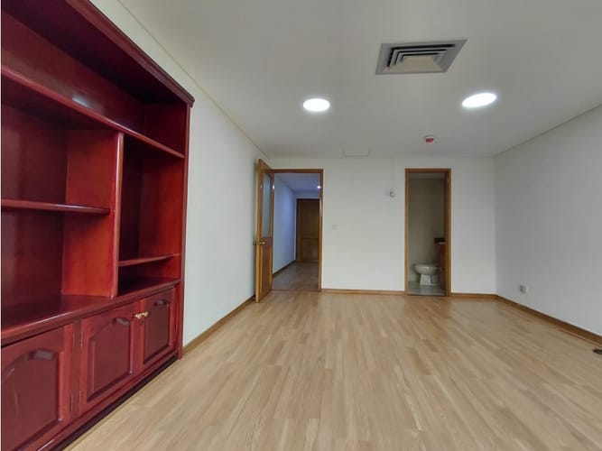 Oficina en venta en Astorga, Medellín, 40 m² · foto 2 de 11