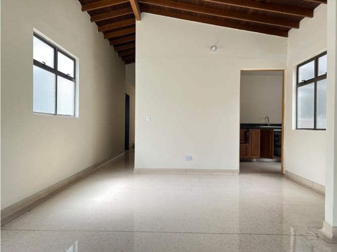 Casa de 3 alcobas en venta en San Marcos, Envigado, 230 m² · foto 2 de 18