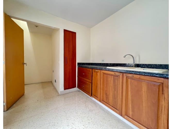 Casa de 3 alcobas en venta en San Marcos, Envigado, 230 m² · foto 5 de 18