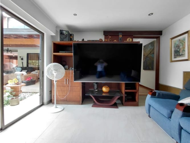 Casa de 5 alcobas en arriendo en San Lucas, Medellín, 240 m² · foto 6 de 24