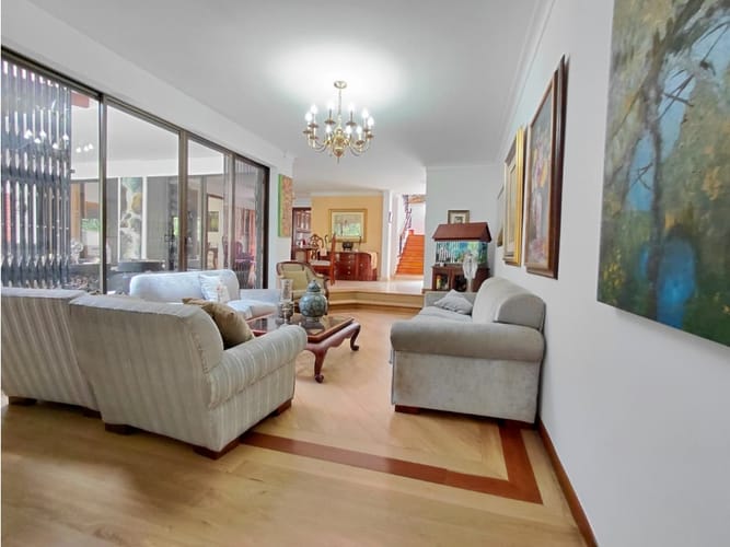 Casa de 5 alcobas en arriendo en San Lucas, Medellín, 240 m² · foto 7 de 24