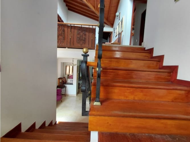 Casa de 5 alcobas en arriendo en San Lucas, Medellín, 240 m² · foto 18 de 24