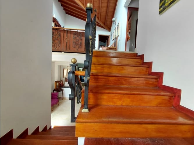 Casa de 5 alcobas en arriendo en San Lucas, Medellín, 240 m² · foto 19 de 24