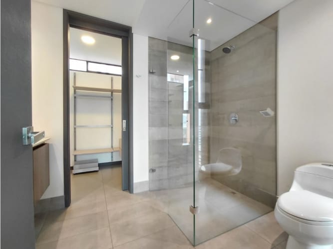 Apartamento de 2 alcobas en arriendo en El Poblado, Medellín, 120 m² · foto 22 de 24