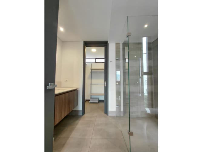 Apartamento de 2 alcobas en arriendo en El Poblado, Medellín, 120 m² · foto 24 de 24
