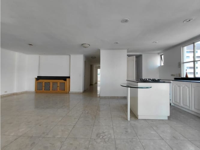 Apartamento en venta en Alejandria, Medellín · foto 2 de 24