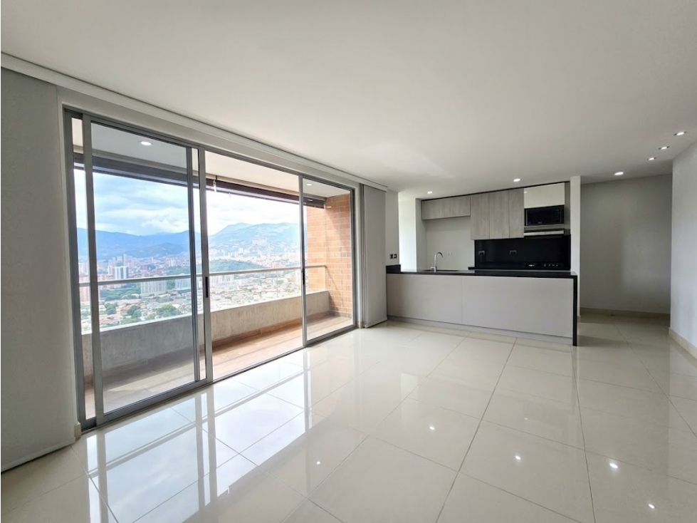 Apartamento en arriendo en Castropol, Medellín · foto 2 de 15
