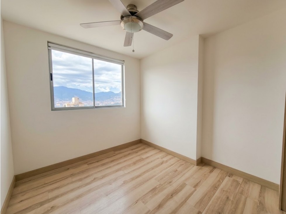 Apartamento en arriendo en Castropol, Medellín · foto 13 de 15