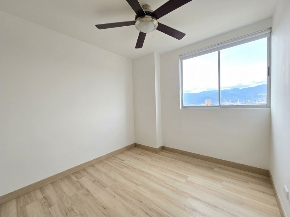 Apartamento en arriendo en Castropol, Medellín · foto 14 de 15