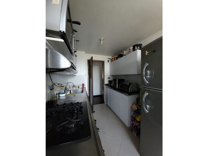 Apartaestudio en venta en Loma De Los Bernal, Medellín, 104 m² · foto 2 de 13
