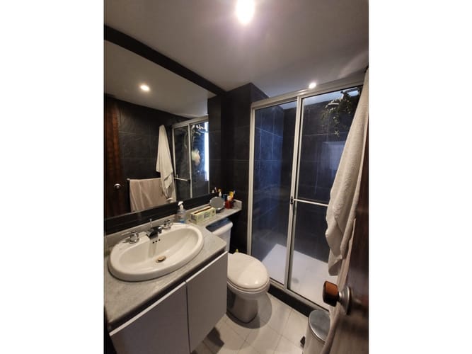 Apartaestudio en venta en Loma De Los Bernal, Medellín, 104 m² · foto 11 de 13