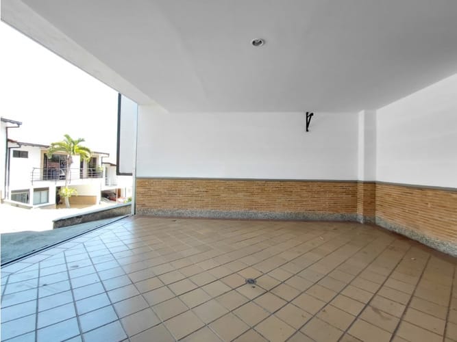 Casa de 4 alcobas en venta en Loma Del Chocho, Envigado, 269 m² · foto 3 de 24