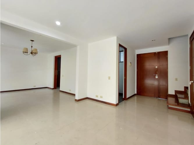 Casa de 4 alcobas en venta en Loma Del Chocho, Envigado, 269 m² · foto 5 de 24