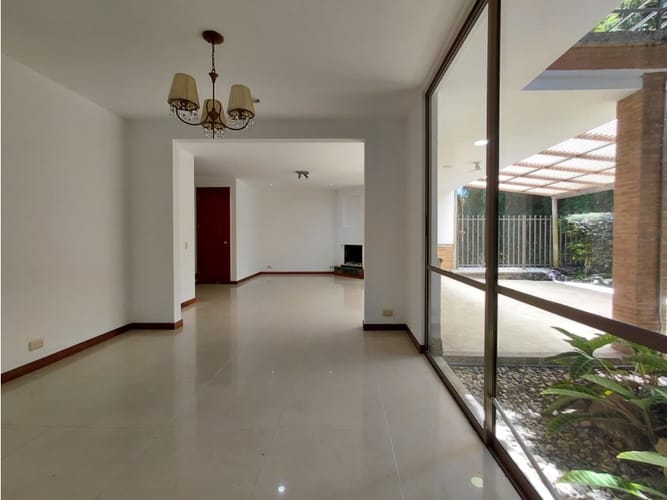 Casa de 4 alcobas en venta en Loma Del Chocho, Envigado, 269 m² · foto 7 de 24