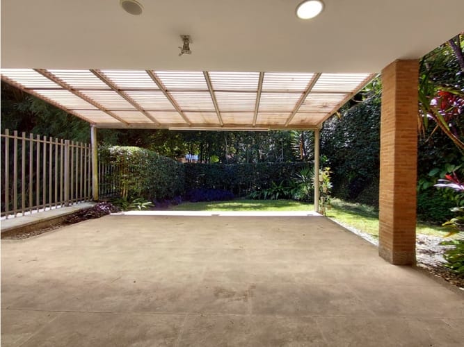 Casa de 4 alcobas en venta en Loma Del Chocho, Envigado, 269 m² · foto 17 de 24